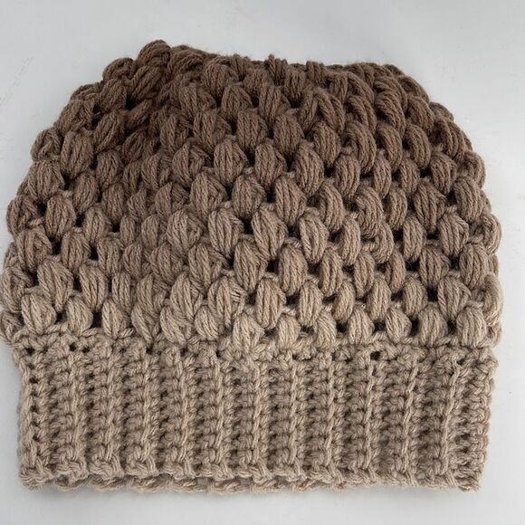 Handmade Napper bun beanie ponytail stocking cap one size NEW brown tan cream - Picture 1 of 10